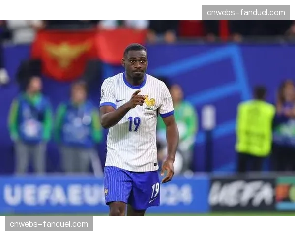 官方：摩纳哥与中场核心福法纳续约至2029年