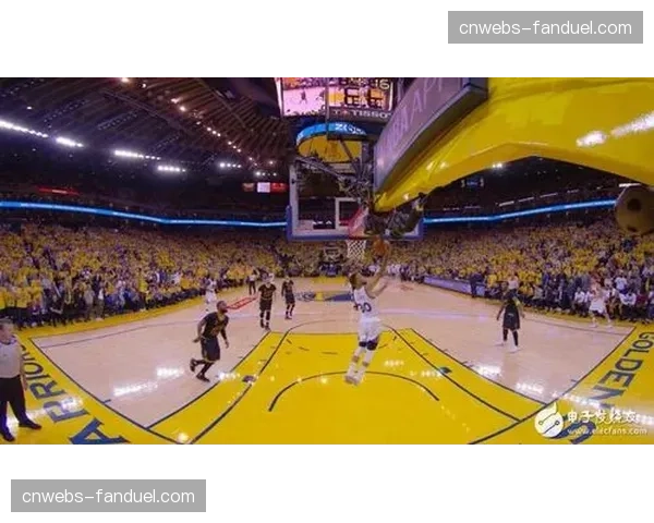 特写：尼斯主场新启用的全息广告牌技术，为转播商提供实时虚拟广告植入